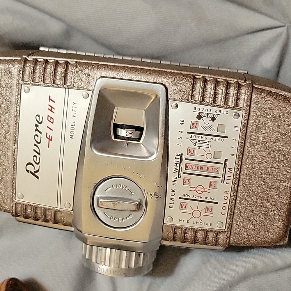 Vintage revere 8 mm movie camera circa 1950s - Picture 3 of 7